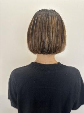 ゼンドットカラスマ(Zen.karasuma) 地毛風ストレート×白髪ぼかしハイライト20代30代40代