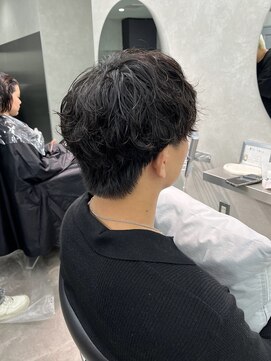 ジーニー 千葉(GENiE) シャドウパーマ/アッシュブラック/ウルフ/山本うらら