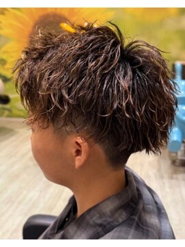 刈り上げショート/ツイストスパイラルパーマ