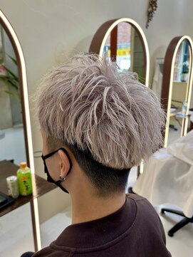 ラ ポルト ドゥ サワ(La Porte de SAWA) メンズショート×ホワイトベージュ