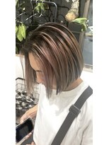 レム(LEM)&nbsp;ピンクベージュ×ハイライト×縮毛矯正×切りぱボブ