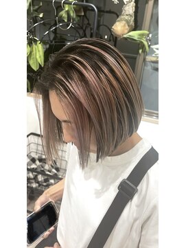 レム(LEM) ピンクベージュ×ハイライト×縮毛矯正×切りぱボブ