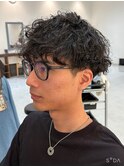 大人の色気引き出すウェーブパーマ