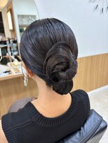 ラフテル(RAFTEL)&nbsp;ショートでも叶う◎付け毛でつくる上品シニヨン