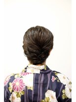 バングス(bangs)&nbsp;夏のヘアアレンジ大人系ダウンスタイル。