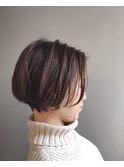 レザーカットで前下がりボブ