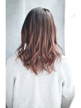 リーニアプラスエヌ(LINHA +n) 20代30代40代 春色ロング【長浜】