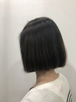 ビューティーセラーバイハリウッド(BEAUTY CELLAR BY HOLLYWOOD) ワンレングスボブ