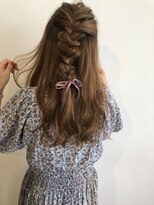 クールブ(Courbe)&nbsp;三つ編みハーフアップアレンジ♪