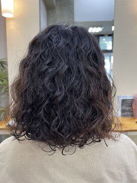 キャラシャローネ お台場(CharaChalone) トップふんわりボーリュームパーマスタイル