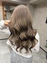 サニー 渋谷(SUNNY)&nbsp;バレイヤージュ、ハイライト、レイヤーロング、グレーベージュ