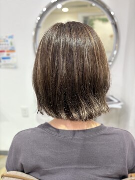 ビィーワンイースト(Be 1 EAST) ミディアムボブ