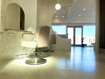 シフル ヘアートゥライフ(sifr hair to life)の写真/自宅でも簡単にまとまるカットで朝のスタイリングも楽に。乾かすだけでキマるのでサロン帰りのヘアが続く。