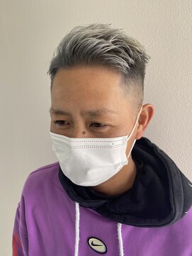 ゴットフロー(GOTTO FLOW) 短髪/フェード/ブリーチ/シルバー