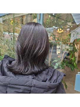 タオ(tao) ダークグレー外ハネロブ