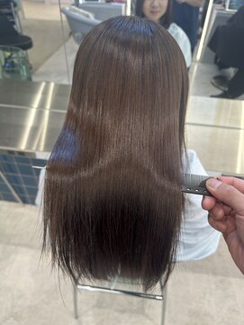 ロンドルーチェ 心斎橋(Lond luce) ダークアッシュ/ミディアムレイヤーカット［髪質改善/縮毛矯正］