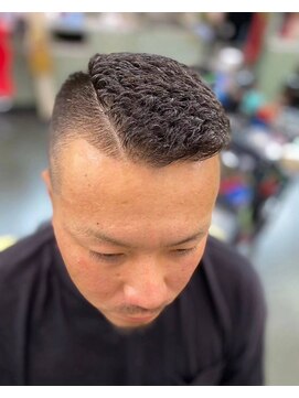 バーバーショップイシカワ(BARBER SHOP イシカワ) 震災刈りスキンフェード濡れパンスタイル