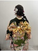 ニュアンスカラー　ツヤ髪　センターパート