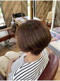 グラデーションカット、艶々グレーカラー