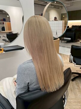 ラヴィズム(LUVISM) 顔周りレイヤー/ダブルカラー/髪質改善/ケアブリーチ万代新潟駅