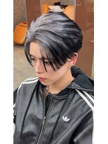 リップス 吉祥寺店 (LIPPS)&nbsp;ホワイトシルバーアッシュエンドカラーツーブロセンターパート