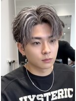 リロン 新宿(RIRON)&nbsp;センターパート×フェザーパーマ×メッシュ　ハイライト