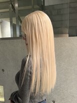 ヲタク(wotaku.) ホワイトブロンド抜きっぱなしブリーチハイトーンカラー韓国ヘア