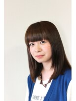 アイビイ(ivy)&nbsp;ローレイヤーの厚みのあるミディアムボブ