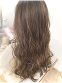ピンクベージュ