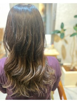 ヘアメイク リヴ(Hair Make Liv) グラデーションカラー×ゆる巻き