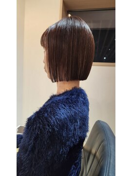 キレイコムデュース(Deuce) 切りっぱなしボブ
