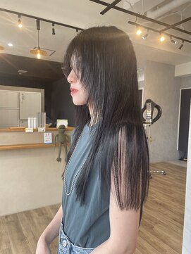 ベーシス(Basis) ロングレイヤーカット