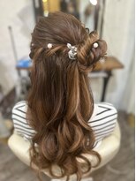 ビューティボックスモンロー(Beauty Box MONROE)&nbsp;ハーフアップサイドお団子アレンジ