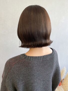 ミュラ(mulah) くびれミディアムボブシアーベージュカラー＊ウェーブ巻き