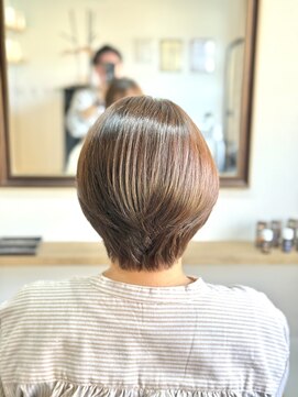 エクーテヘアーラボ(Ecoute Hair lab.) 黄金バランスひし形ショート