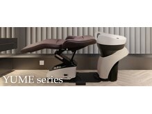 首への負担ゼロ。夢見心地の時間を過ごす、フルフラットシャンプー台