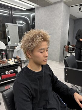 ラヴィット 横浜店(LUVIT) ホワイトベージュアクティブスパイキーショート