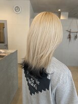 ニナル(Ninal)&nbsp;ホワイトブロンド × ブルーグレージュ裾カラー