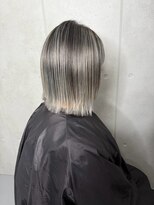 レオクマ 長野(REOKUMA)&nbsp;428. シルバーメッシュ/ウルフヘア/前髪/韓国/ツヤ感