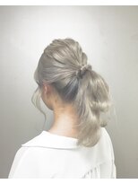 ピエドプールポッシュ(PiED DE POULE POCHE)&nbsp;透明感のあるホワイトベージュ