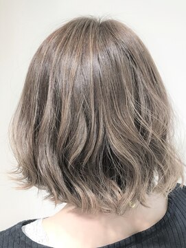 アズール 草加(azule) 大人かわいい　ふわミディ　　グレージュハイライト