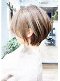 ことりベージュハイライトクールコンマショート