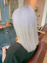 ヘアアトリエハチ(hair atelier hachi) ホワイトグレー