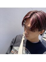 メンズヘアサロン トーキョー(Men's hair salon TOKYO.) センターパート×ピンクメッシュ