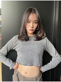 レイヤーカット セミディ シースルーバング ミディアムヘア