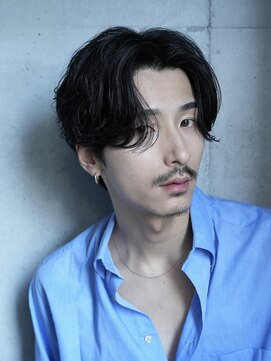 レタッチ バイ フィフス 銀座(RETOUCH by fifth) 銀座フェザーパーマセンターパート波巻きスパイラルパーマメンズ