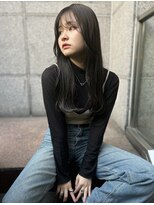 マキュムドオリ 並木通り(MAQUM)&nbsp;オリーブグレージュ×低めレイヤーカット