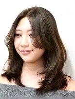 アリー 原宿 表参道(ALLY)&nbsp;ALLY 稲木海咲 ブリーチなしカラー ナチュラルベージュ