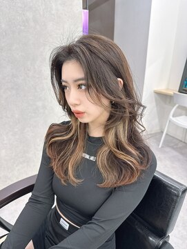 キティー サカエ(kiti SAKAE) グレージュ/レイヤーカット/ハッシュカット/オリーブベージュ/栄