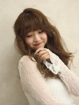 ミッシュ(misch)の写真/頭皮から変わる美しさ。丁寧な手技で整えるヘッドスパで、根元からふんわり軽やかな髪へ